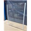 Image 2 : LOT DE 25 SÉPARATEURS DE COMPTOIR EN PLEXIGLAS 24"x32"x6"