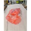 Image 1 : PAQUET DE 100 FILETS À CHEVEUX 21" ROUGES