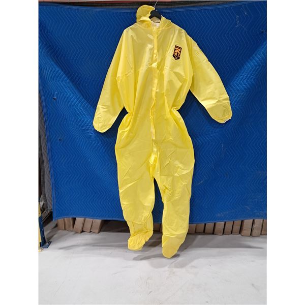 COMBINAISON KLEENGUARD A70 AVEC CAPUCHON ET BOTTES, -4TG