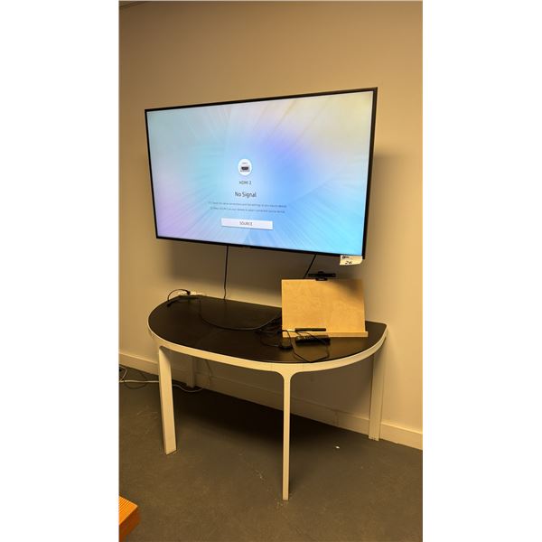 SAMSUNG 55" TV WITH WALL MOUNT/REMOTE, NEXIGO WEBCAM AND BLACK & WHITE HALL TABLE