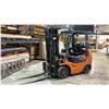 Image 1 : TOYOTA MODEL 7FGCU25 FORKLIFT (PROPANE) -3600 LBS. LIFT CAPACITY, 3 STAGE MAST, STANDARD FORKS,