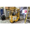 Image 1 : FLIGHT SYSTEMS INC. ELECTRIC FORKLIFT WITH BATTERY CHARGER *FOR PARTS OR REPAIR, NOT RUNNING*