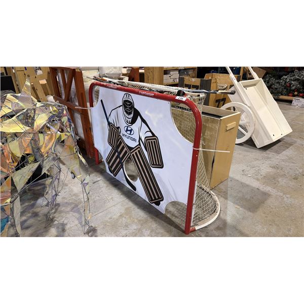 WINWELL HOCKEY NET WITH PRACTICE TARGET AND ASSORTED STICKS AND BALLS/PUCKS