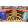 Image 3 : 3 PCS. SET LARGE HALF CIRCLE CUSTOM BUILT COUNTER AND 2 MATCHING CHANGE ROOMS