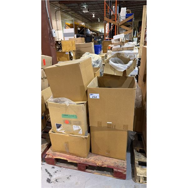 PALLET OF ASSORTED DECORATIVE ITEMS - GLASS VASES, METAL BOWLS AND MORE