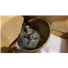 Image 2 : PALLET OF ASSORTED DECORATIVE ITEMS - GLASS VASES, METAL BOWLS AND MORE