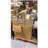 Image 1 : PALLET OF ASSORTED SIZE PEDESTAL PANEL GLASS VASES