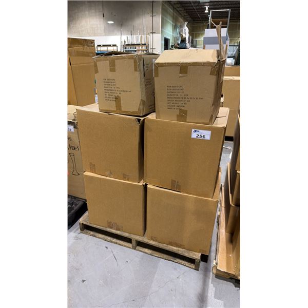 PALLET OF DECORATIVE ITEMS - ASSORTED GLASS VASES, SMALL BAMBOO BOXES AND MORE