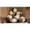 Image 3 : PALLET OF DECORATIVE ITEMS - MINI GLOBES, CANDLE BOXES, HANGING BRASS PATIO LANTERNS AND MORE
