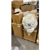 Image 1 : PALLET OF ASSORTED ARTIFICIAL FEATHERS, FLOWERS, PLANTS AND GRASS