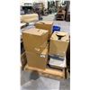 Image 1 : PALLET OF ARTIFICIAL FEATHERS, PAPER CHINESE LANTERNS AND MORE