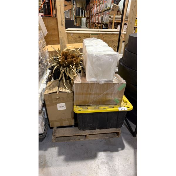 PALLET OF ASSORTED PEDESTAL PLANT STANDS AND ARTIFICIAL GRASS & PLANT DISPLAYS