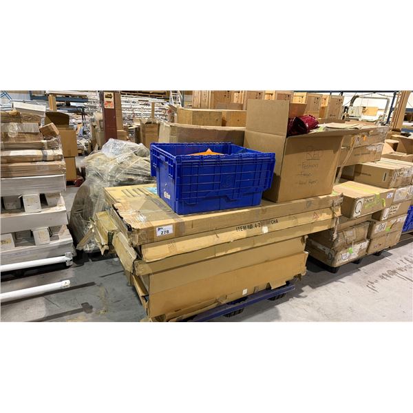 PALLET OF 4 PANEL ROOM DIVIDERS AND ASSORTED DECORATIVE ITEMS