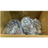 Image 3 : PALLET OF PILLOWS, COLORFUL FESTOONS, FRINGE MATERIAL AND MORE