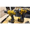 Image 2 : DEWALT 20V CORDLESS DRILL AND DRIVER SET WITH 2 CHARGERS AND 4 BATTERIES