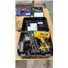Image 1 : DEWALT 16" GAUGE CORDLESS 18V NAILER WITH CHARGER AND 1 BATTERY