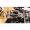 Image 4 : DEWALT 16" GAUGE CORDLESS 18V NAILER WITH CHARGER AND 1 BATTERY