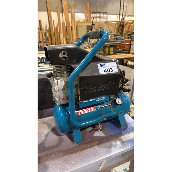 MAKITA MODEL MAC700 2 HP/2.6 GALLON/90 PSI AIR COMPRESSOR