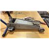 Image 3 : HYDRAULIC GARAGE JACK, BRAIDED CABLE COME-A-LONG HOIST AND ROLLER STAND