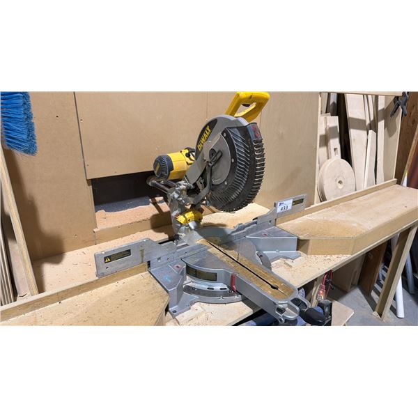 DEWALT XPS MODEL DWS780 12" DOUBLE BEVEL SLIDING COMPOUND MITRE SAW