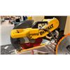 Image 4 : DEWALT MODEL DW718 12" DOUBLE BEVEL SLIDING COMPOUND MITRE SAW