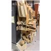 Image 8 : LARGE ASSORTED OF VARIOUS WOOD PLANKS/BOARDS AND BEAMS