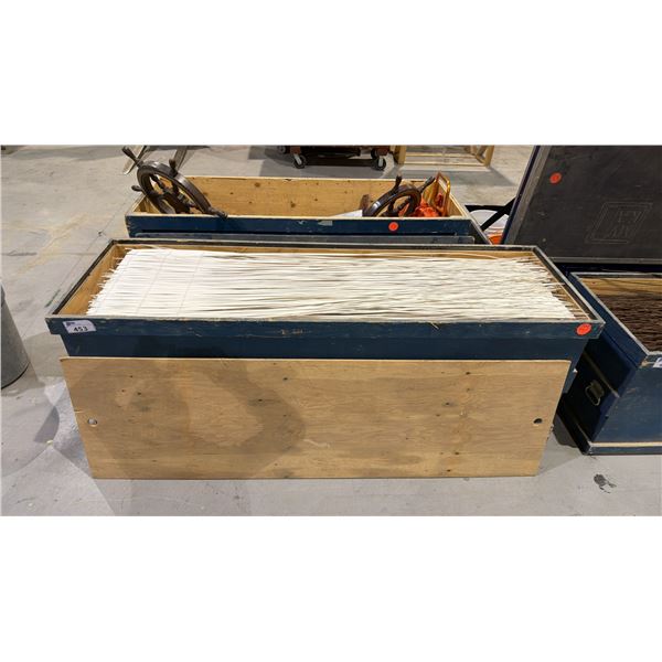 LARGE WOODEN MOBILE TRANSPORT CASE FILLED WITH DECORATIVE 6FT LONG WHITE TWIGS