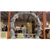 Image 1 : LARGE ARTIFICIAL FLORAL ARCH