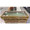 Image 2 : 4 WOODEN CRATES OF ASSORTED SIZE CLEAR GLASS SHELVES