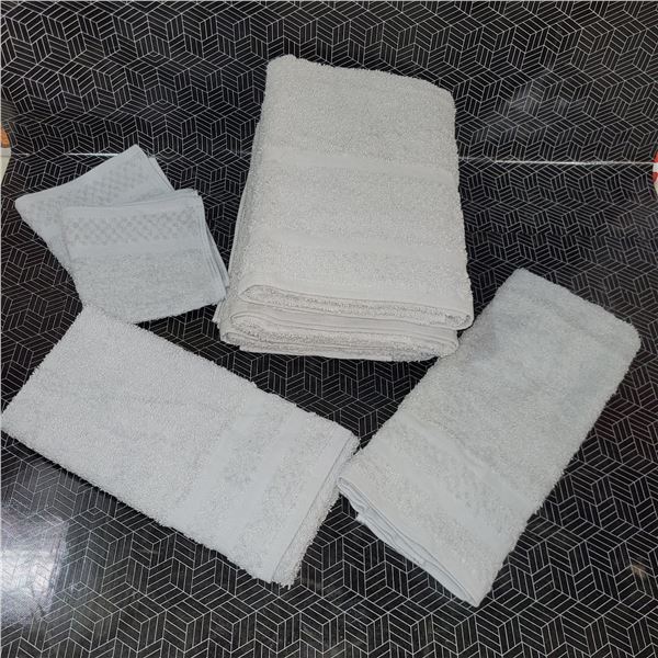 New Towel Lot 7 Pieces in Total