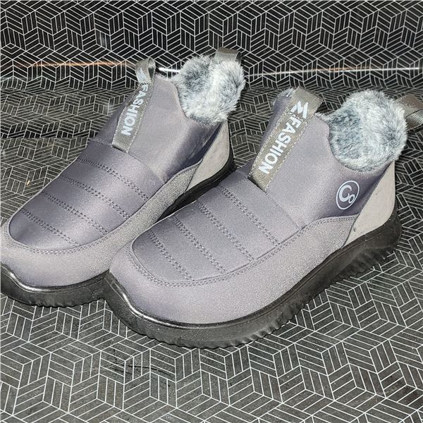 New Ladies Shoes Size 6.5