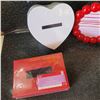 Image 4 : Silicone Baking Pan, Red Frame, 2 Raffle Draw Boxes