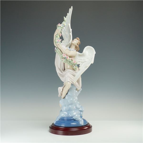 Lladro Limited Edition Porcelain Figurine Celestial Ascent 01001851, Signed