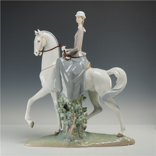 Lladro Porcelain Figurine, Female Equestrian 01004516