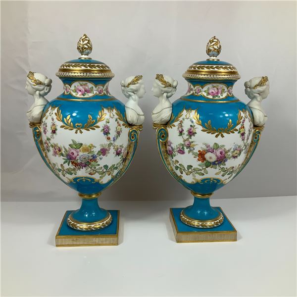 Pair of Fine Minton Neoclassical Lidded Vases in Sevres Style