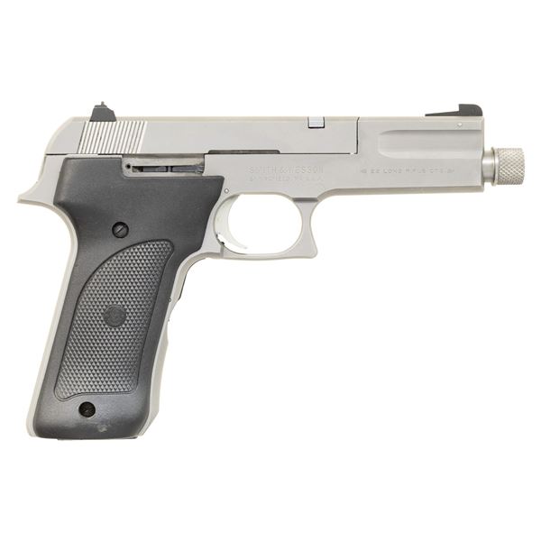 SMITH & WESSON MODEL 2206 SEMI AUTO PISTOL.