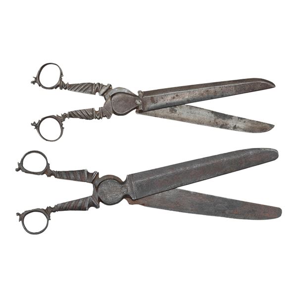 TWO PAIR OF 18th CENTURY NEW SPAIN SCRIBE SCISSORS