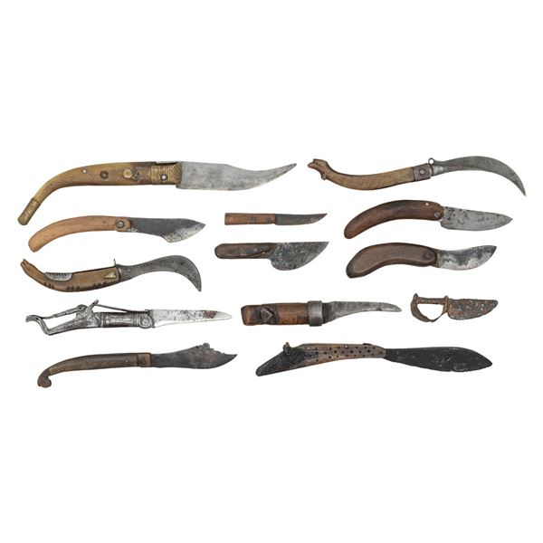 GROUP OF 13 VINTAGE KNIVES.
