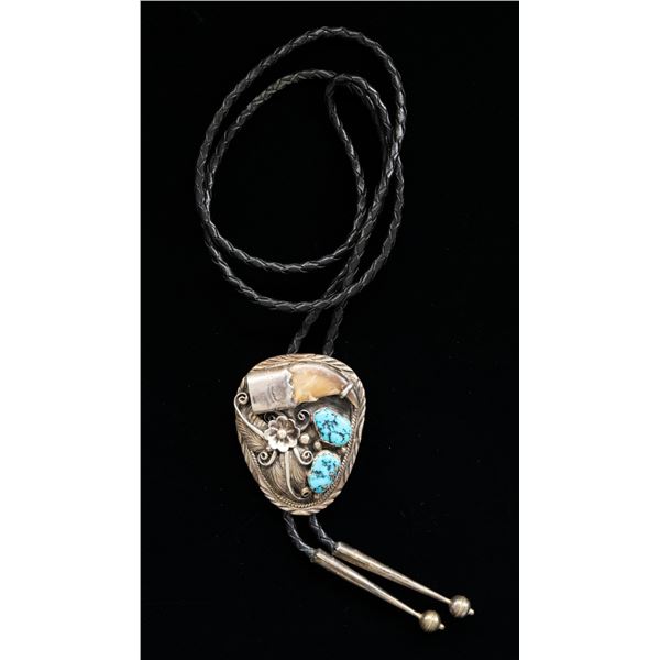 VINTAGE SILVER NAVAJO TURQUOISE & BEAR CLAW BOLO.