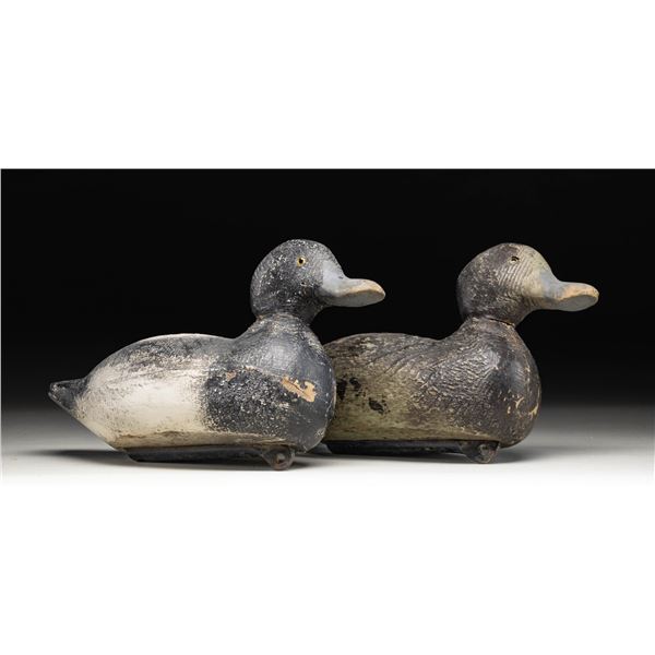 PAIR OF UNSIGNED BLUEBILL DRAKE & HEN DECOYS.