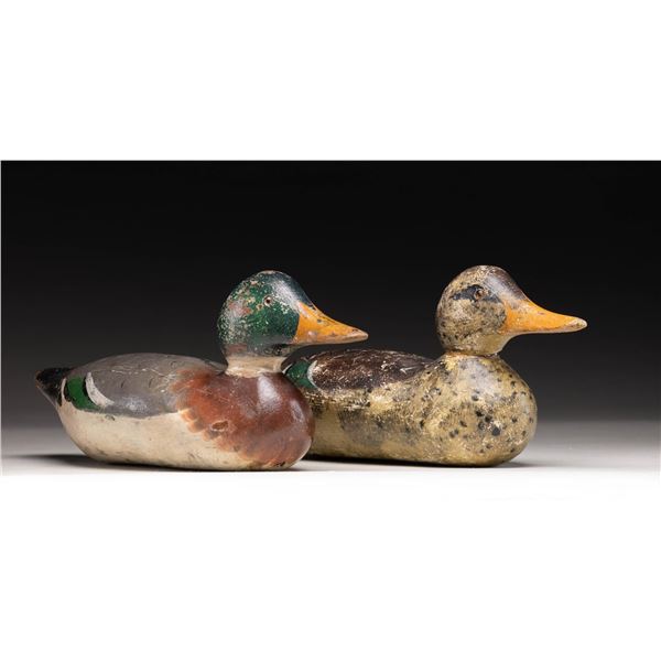 UNSIGNED PAIR OF MASON MALLARD DRAKE & HEN DECOYS.