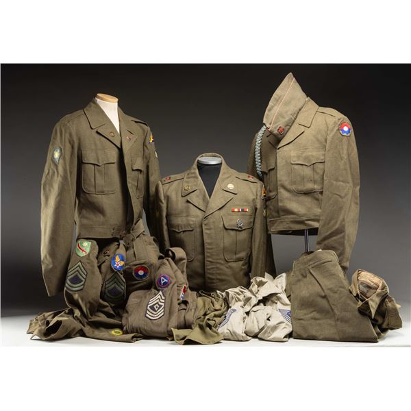 GROUPING OF U.S WWII UNIFORMS.