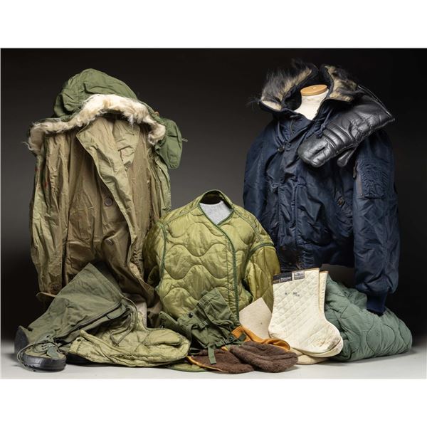 GROUPING OF U.S. FOUL WEATHER GEAR.