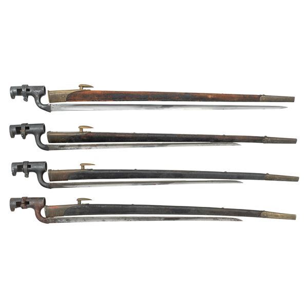 4 ENGLISH P1853 SOCKET BAYONETS WITH SCABBARDS.