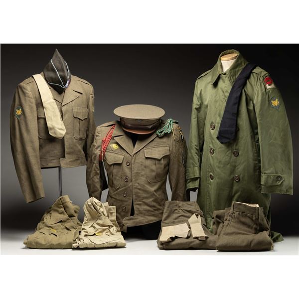 GROUPING OF U.S. WWII MILITARY UNIFORMS.