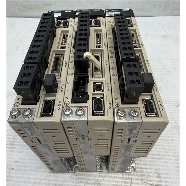 (3) Yaskawa #SGDV-2R8A11A Servopacks