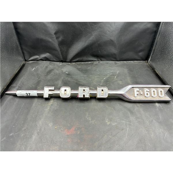 Vintage F-600 Ford emblem 21"