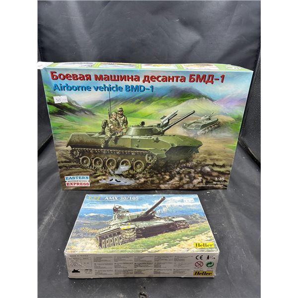 2 vintage model kits