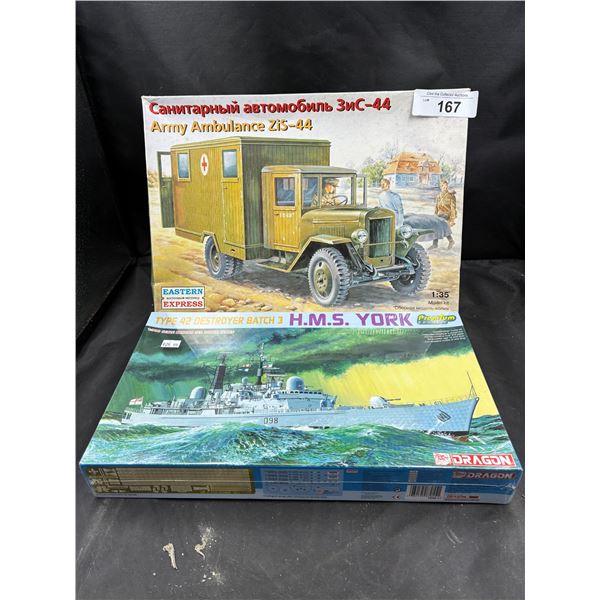 2 vintage model kits