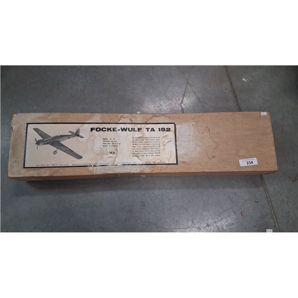 Vintage Focke-Wulf TA 152 plane model kit